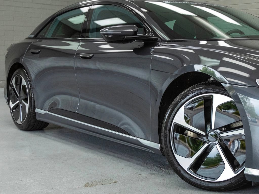 Used 2024 Lucid Air Touring AWD/4WD image 17
