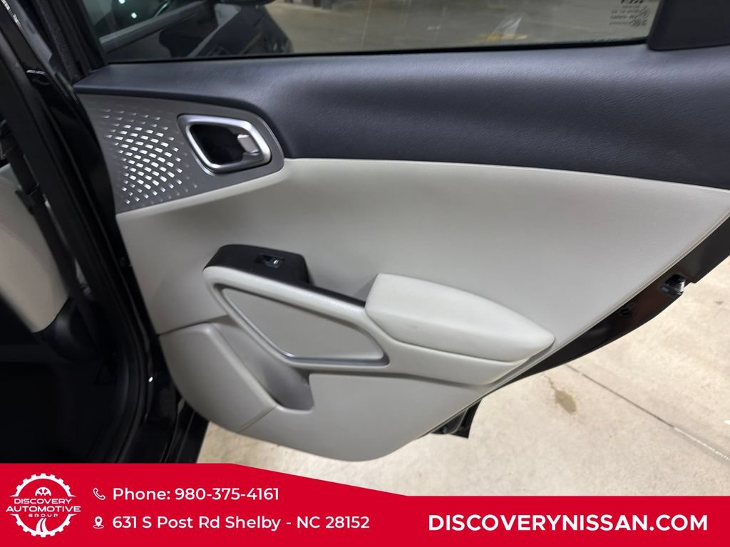 Used 2024 Kia Soul LX w/ Option Group 015 FWD image 33