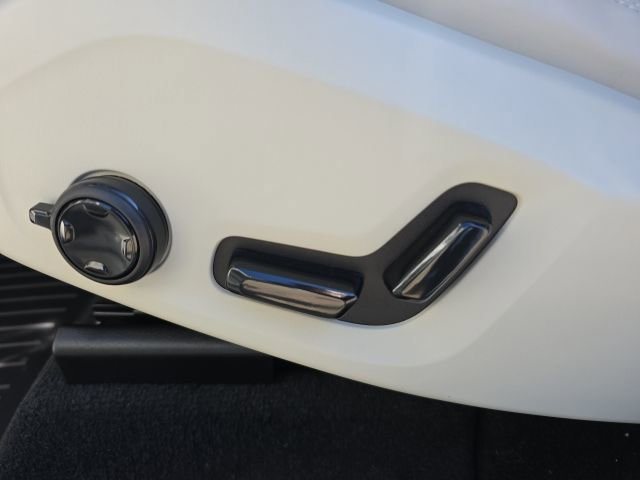 New 2026 Volvo XC60 T8 Ultra w/ Protection Package Premier image 26