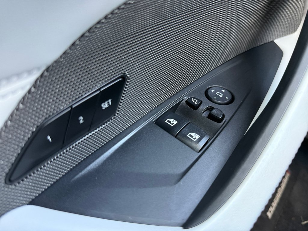 Used 2022 BMW M4 Coupe w/ Executive Package RWD image 25