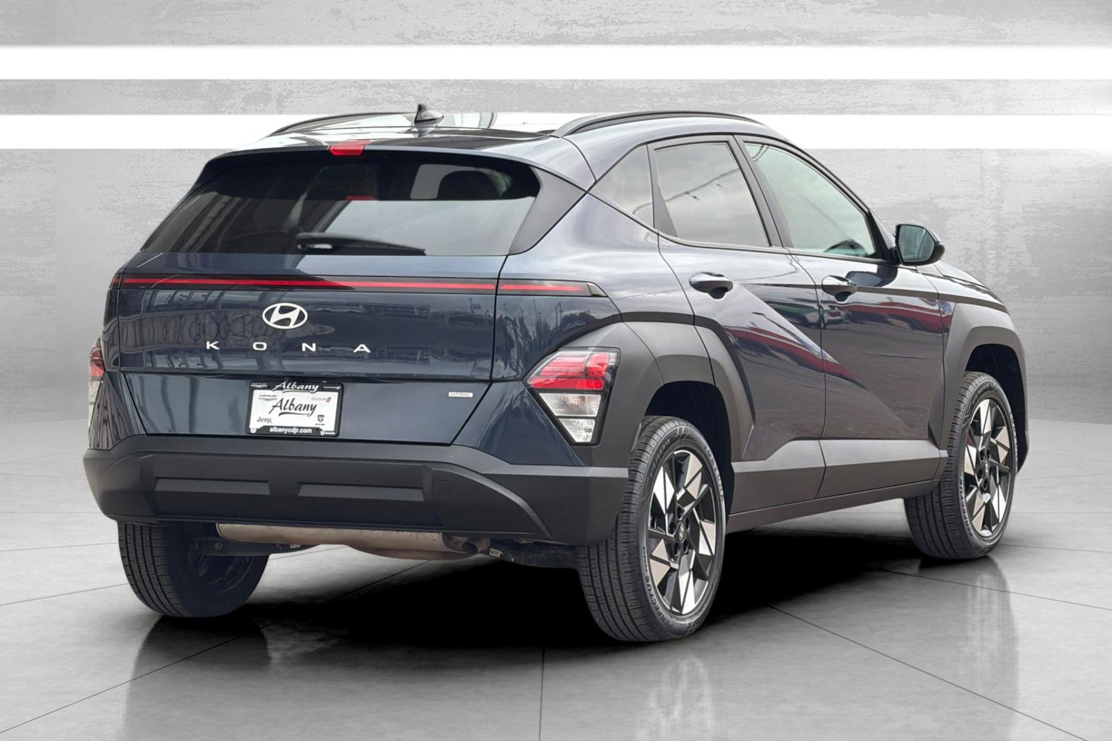 Used 2025 Hyundai Kona SEL image 5