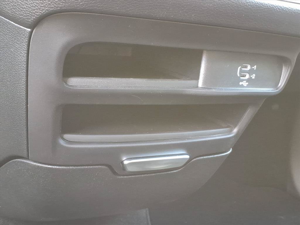 New 2027 Chrysler Pacifica Select AWD/4WD image 32