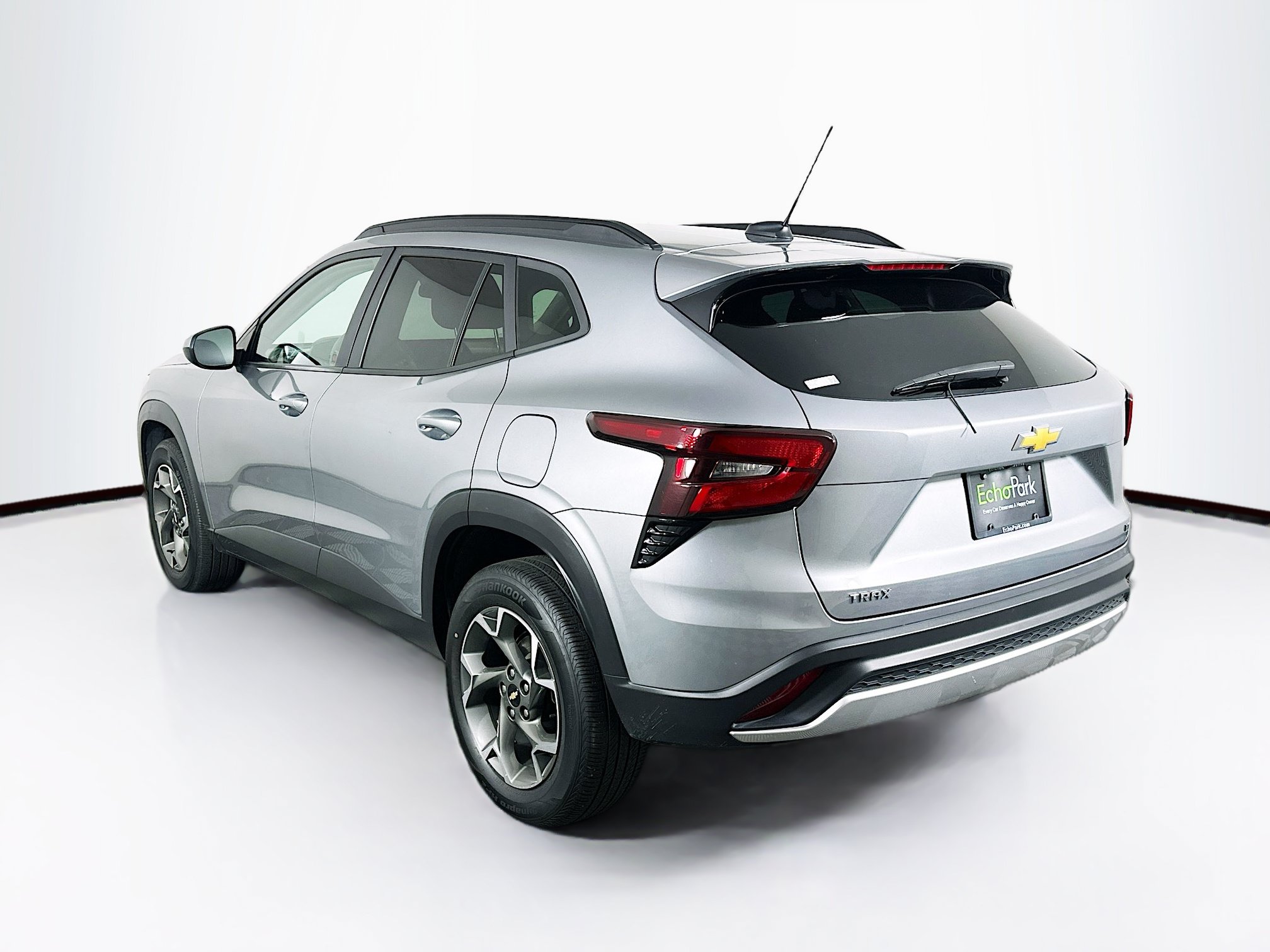 Used 2024 Chevrolet Trax LT FWD image 5