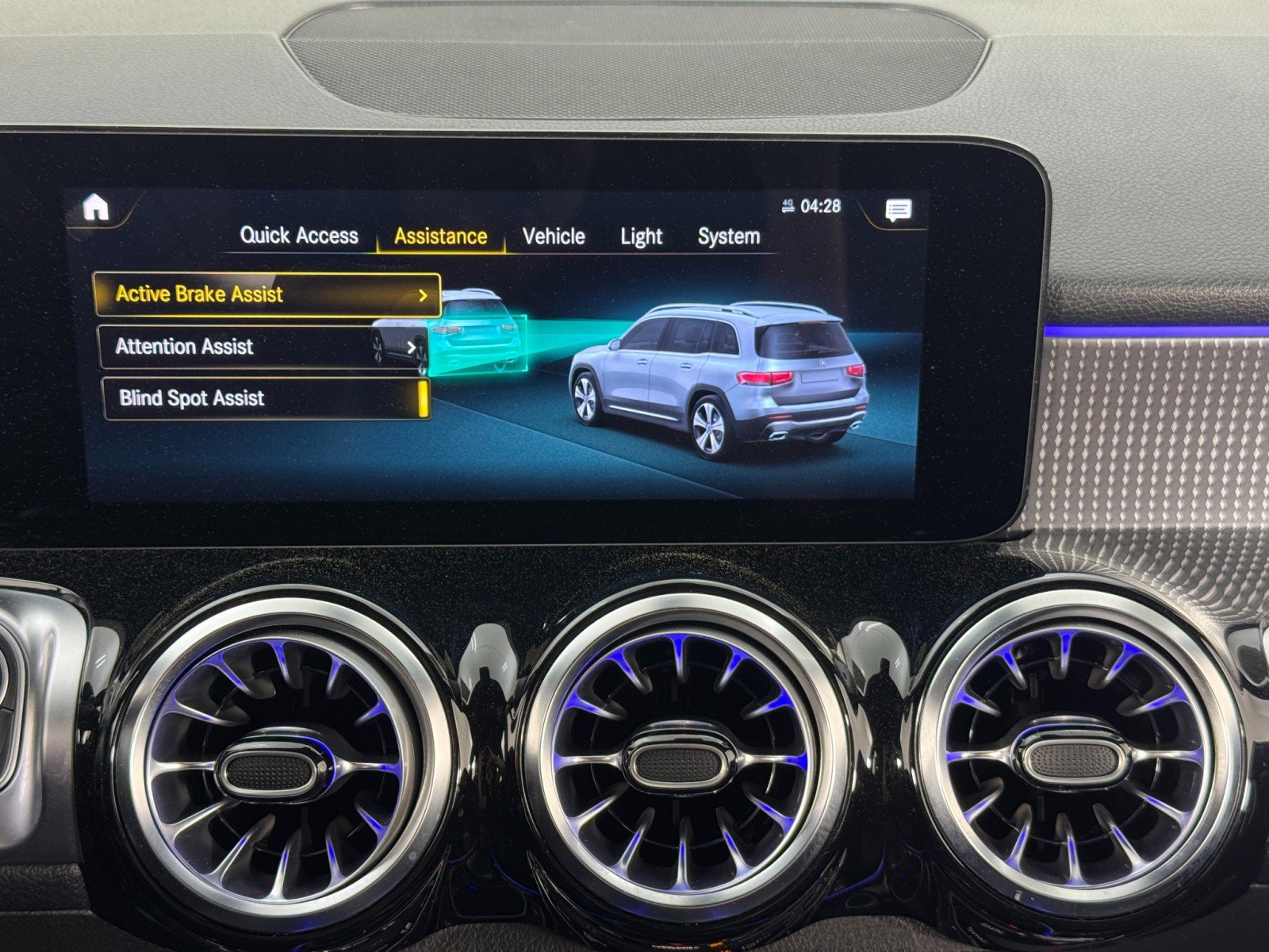 Used 2022 Mercedes-Benz GLB 250 w/ Premium Package Lite image 27