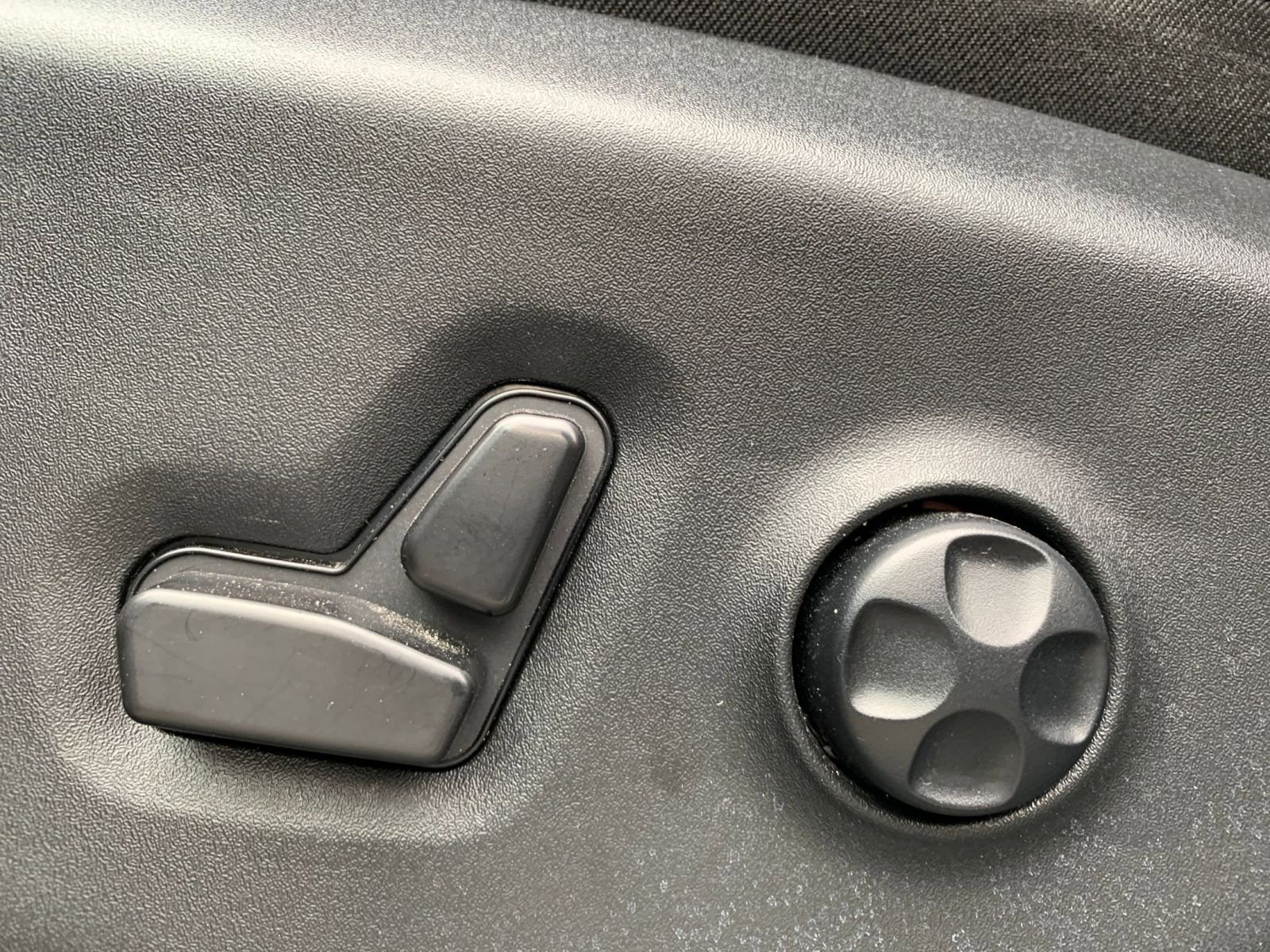 Used 2025 Chrysler Pacifica Limited image 27