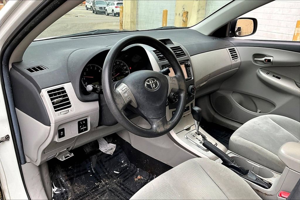 Used 2013 Toyota Corolla LE w/ Premium Pkg image 16