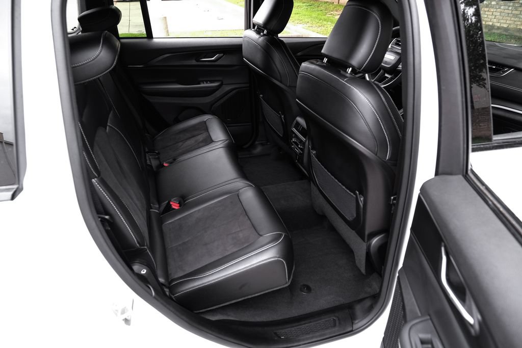 Used 2023 Jeep Grand Cherokee Altitude AWD/4WD image 46