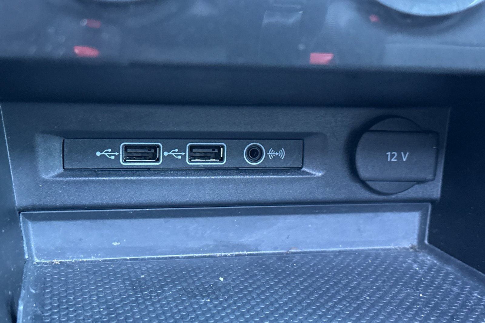 Used 2019 Volkswagen Tiguan SEL R-Line image 32