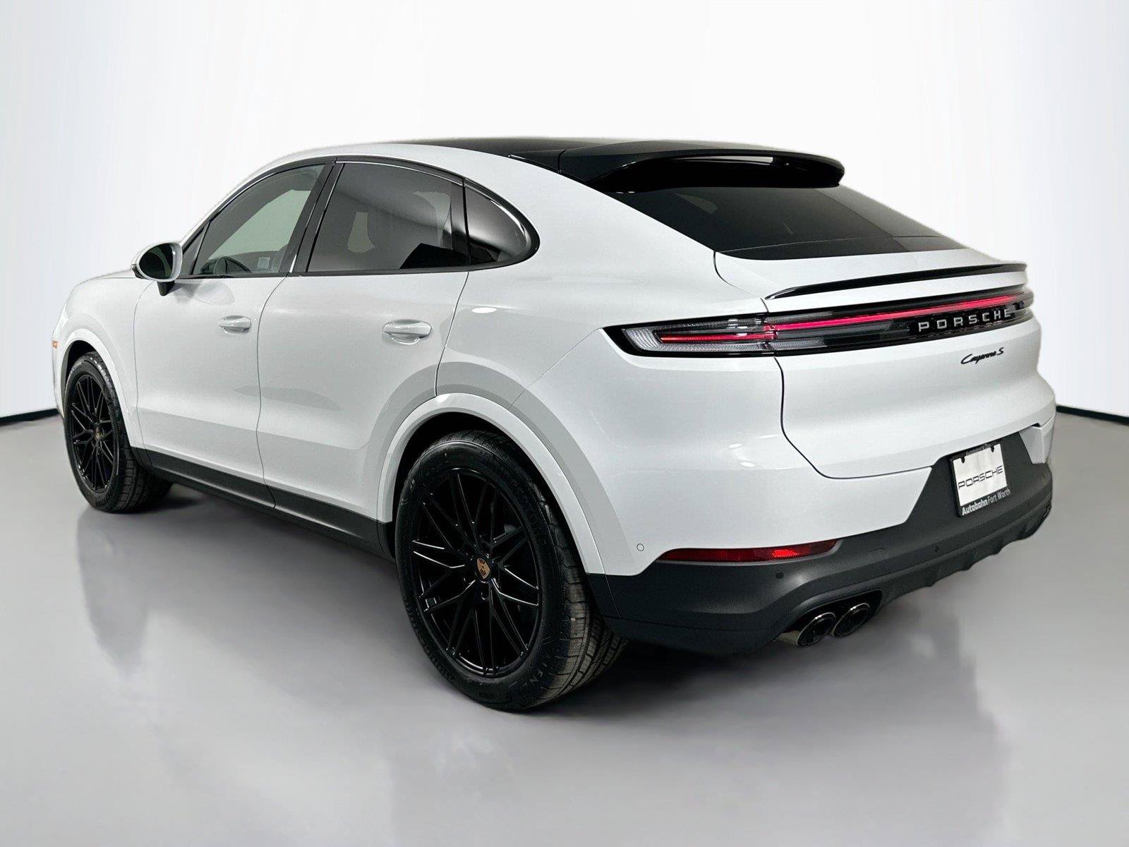 Certified 2025 Porsche Cayenne S AWD/4WD image 3