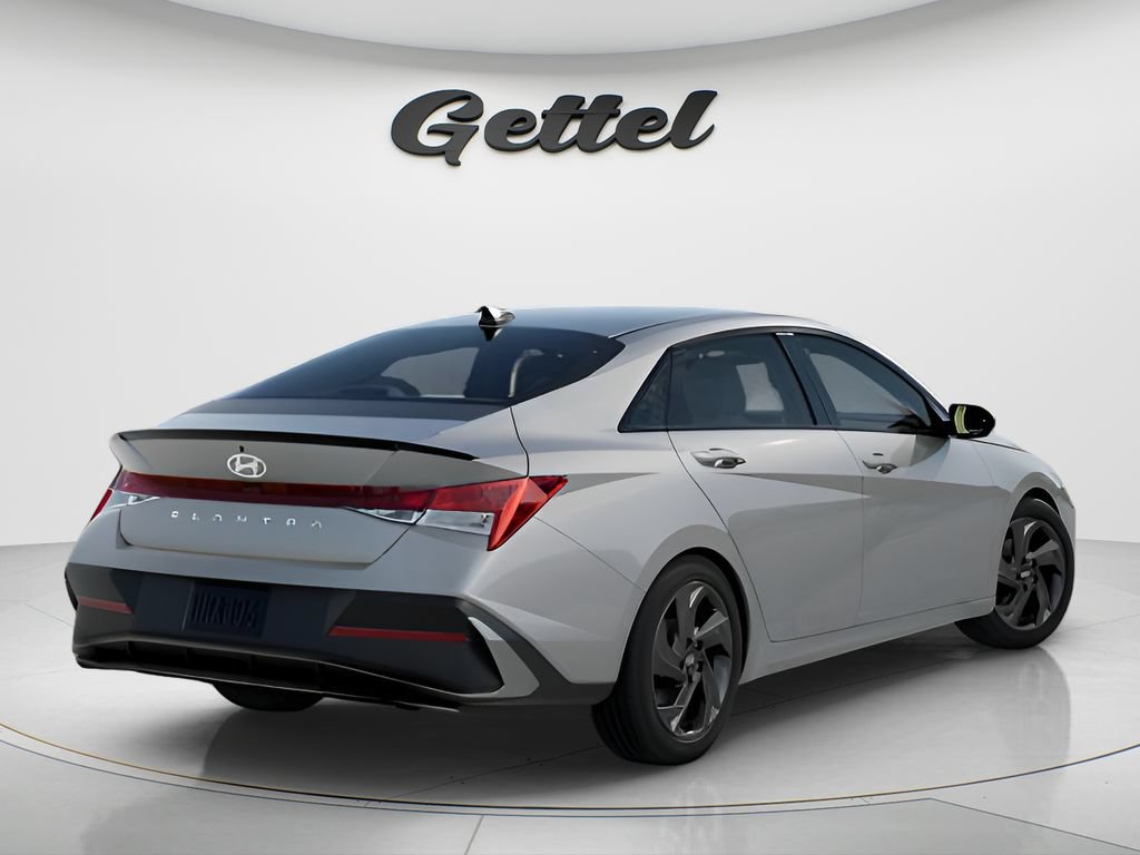 Used 2026 Hyundai Elantra Sport FWD image 4