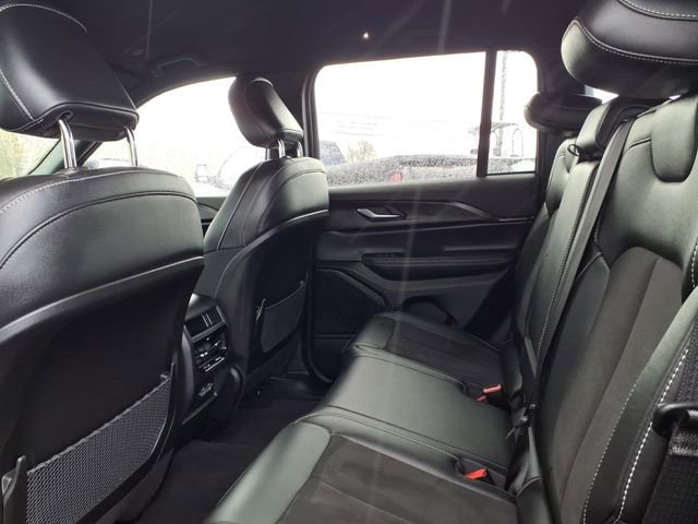 Used 2023 Jeep Grand Cherokee Altitude AWD/4WD image 15