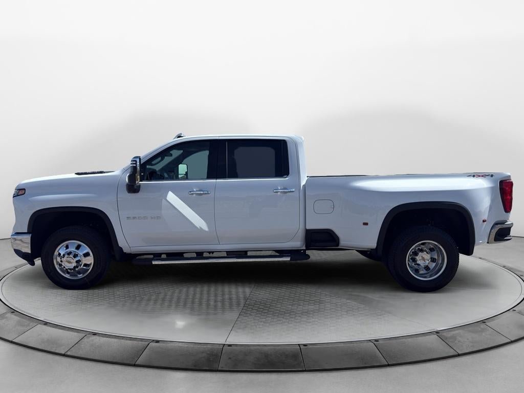 New 2026 Chevrolet Silverado 3500 LTZ w/ LTZ Convenience Package AWD/4WD image 4