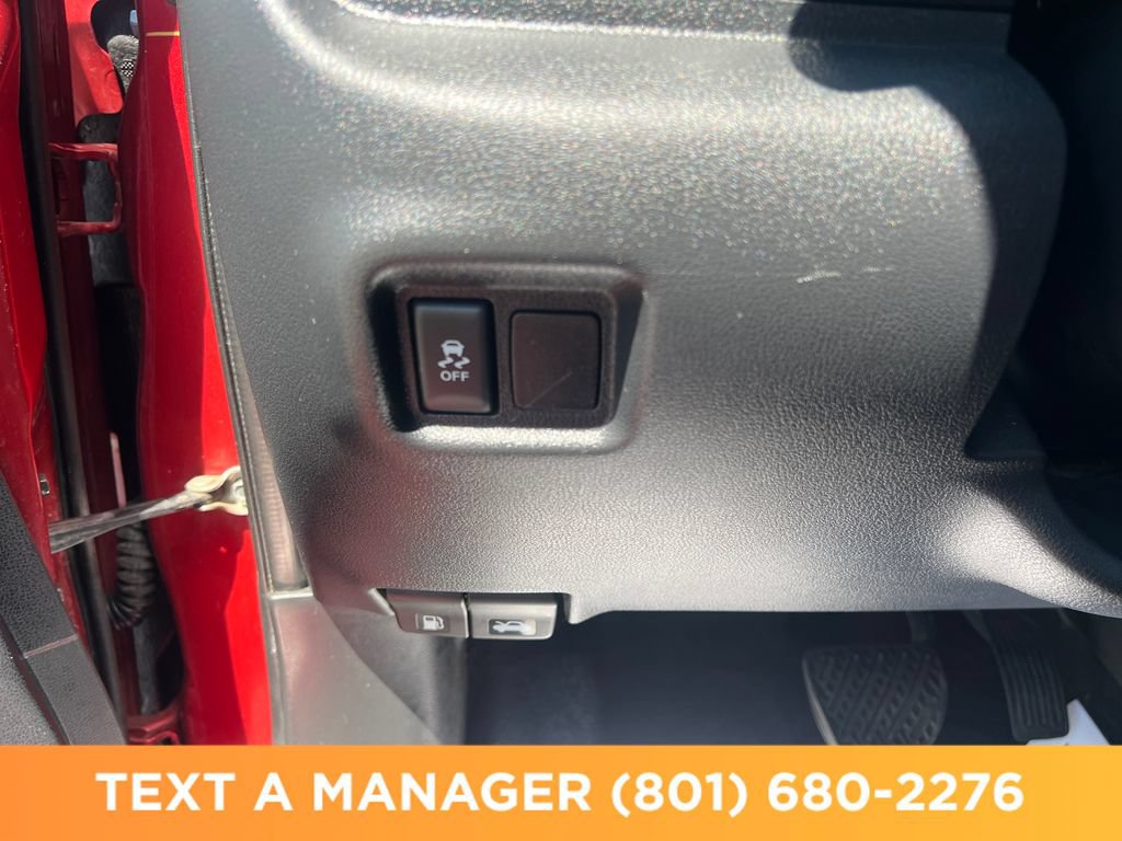 Used 2019 Nissan Versa SV FWD image 28
