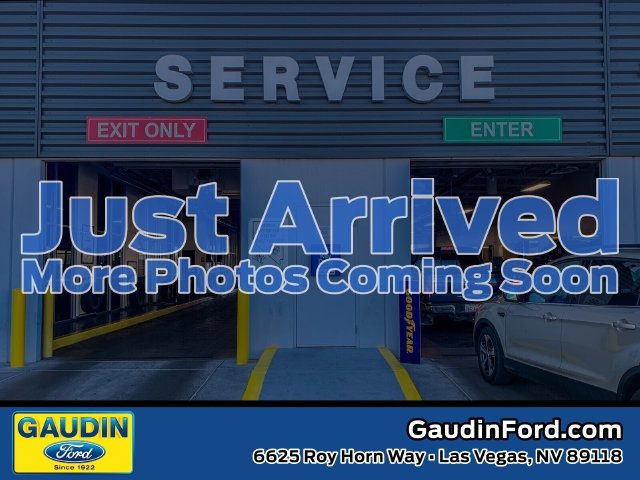 Used 2025 Chrysler Pacifica Select