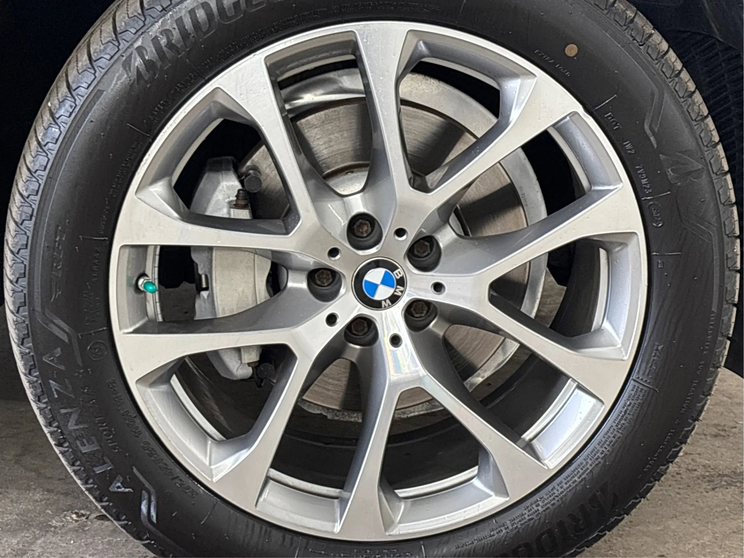 Used 2020 BMW X5 xDrive40i w/ Premium Package image 32