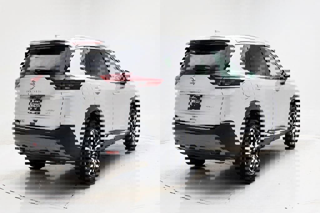 Used 2023 Nissan Rogue SL w/ SL Premium Package image 9