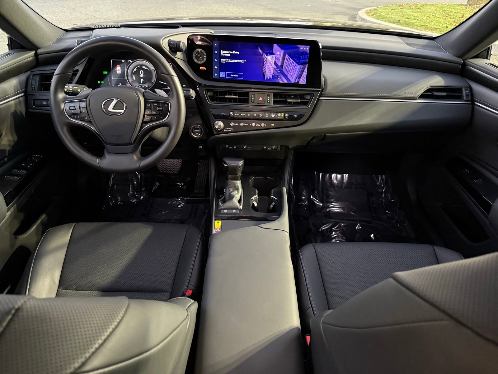 Used 2025 Lexus ES 300h w/ Premium Package image 31