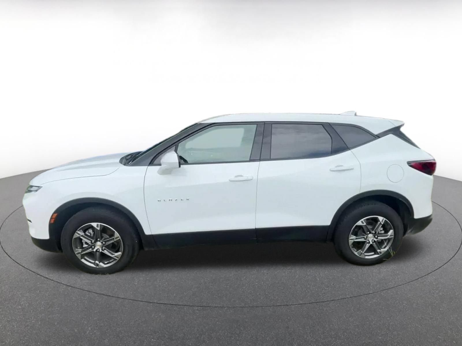 Used 2026 Chevrolet Blazer LT FWD image 8