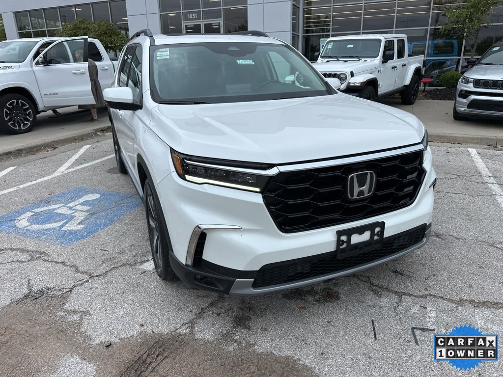 Used 2025 Honda Pilot Touring image 8