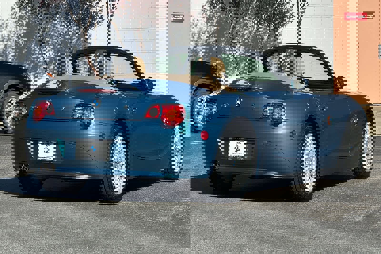 Used 2003 BMW Z4 3.0i image 2