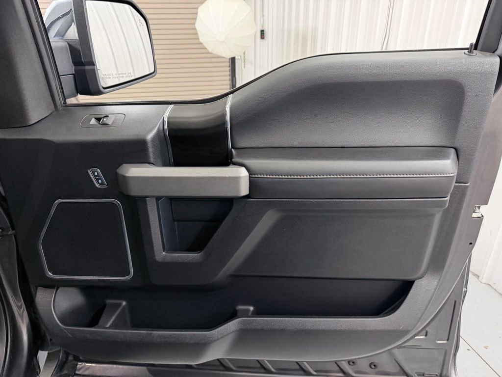 Used 2018 Ford F150 Platinum w/ Equipment Group 701A Luxury image 40