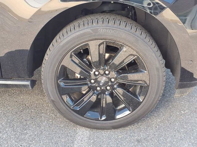 Used 2023 Lincoln Navigator Reserve image 12