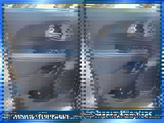 Used 2025 Chrysler Pacifica Select image 17