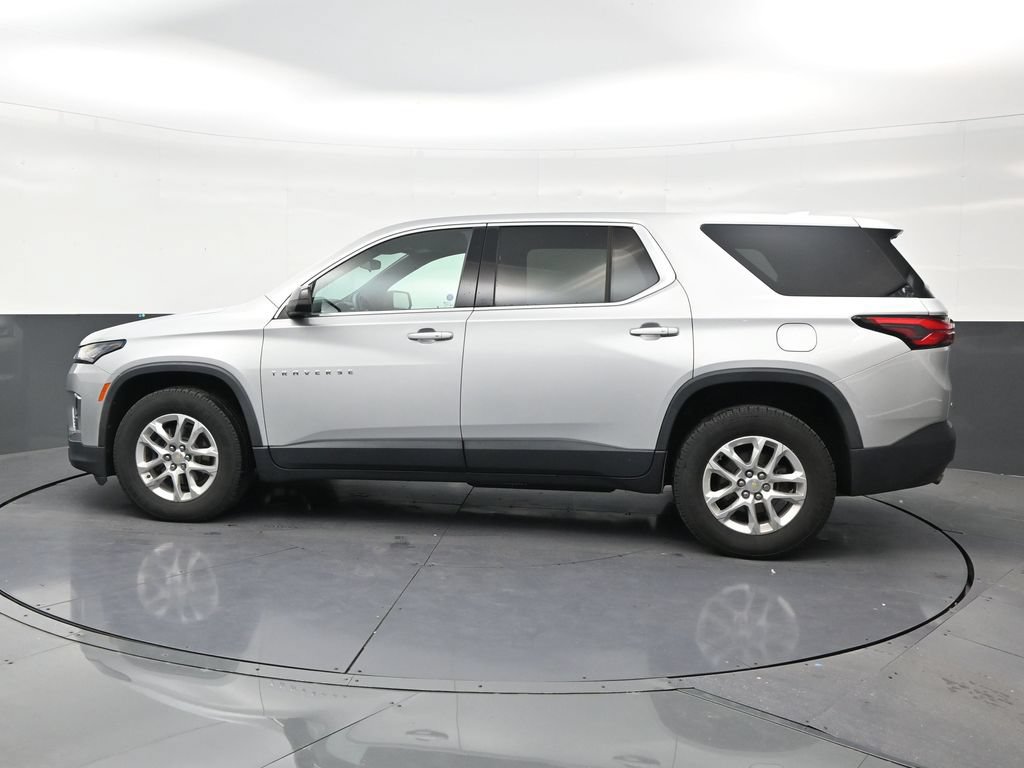 Used 2022 Chevrolet Traverse LS FWD image 2