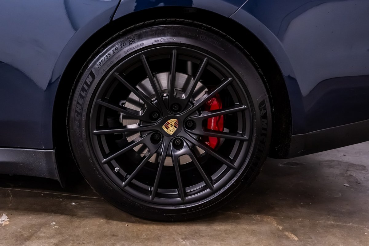 Used 2015 Porsche Panamera GTS AWD/4WD image 5