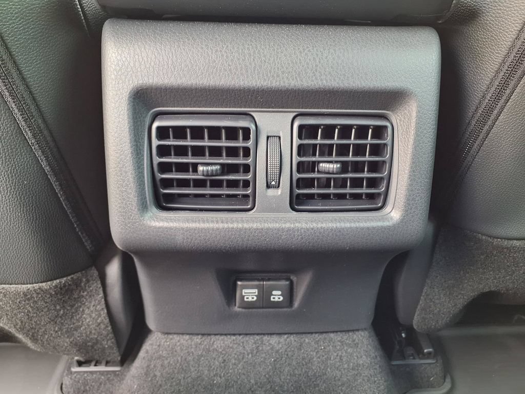 Used 2026 Toyota Camry SE FWD image 15
