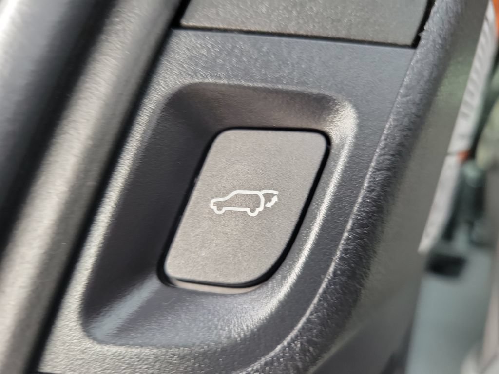 Used 2020 Toyota Sequoia Limited w/ Safety & Convenience Package RWD image 9