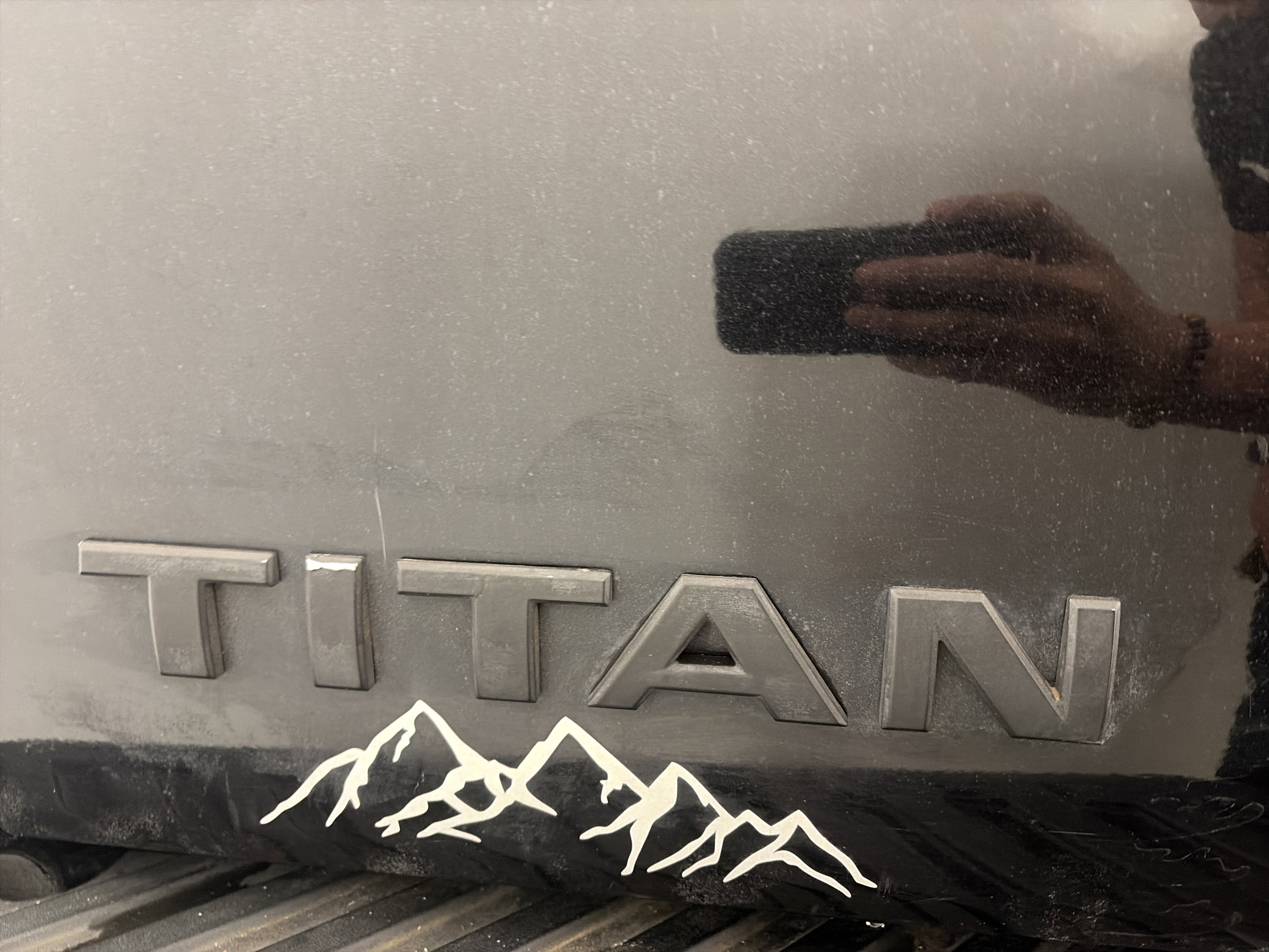 Used 2010 Nissan Titan PRO-4X w/ Pro-4x Leather Pkg image 26