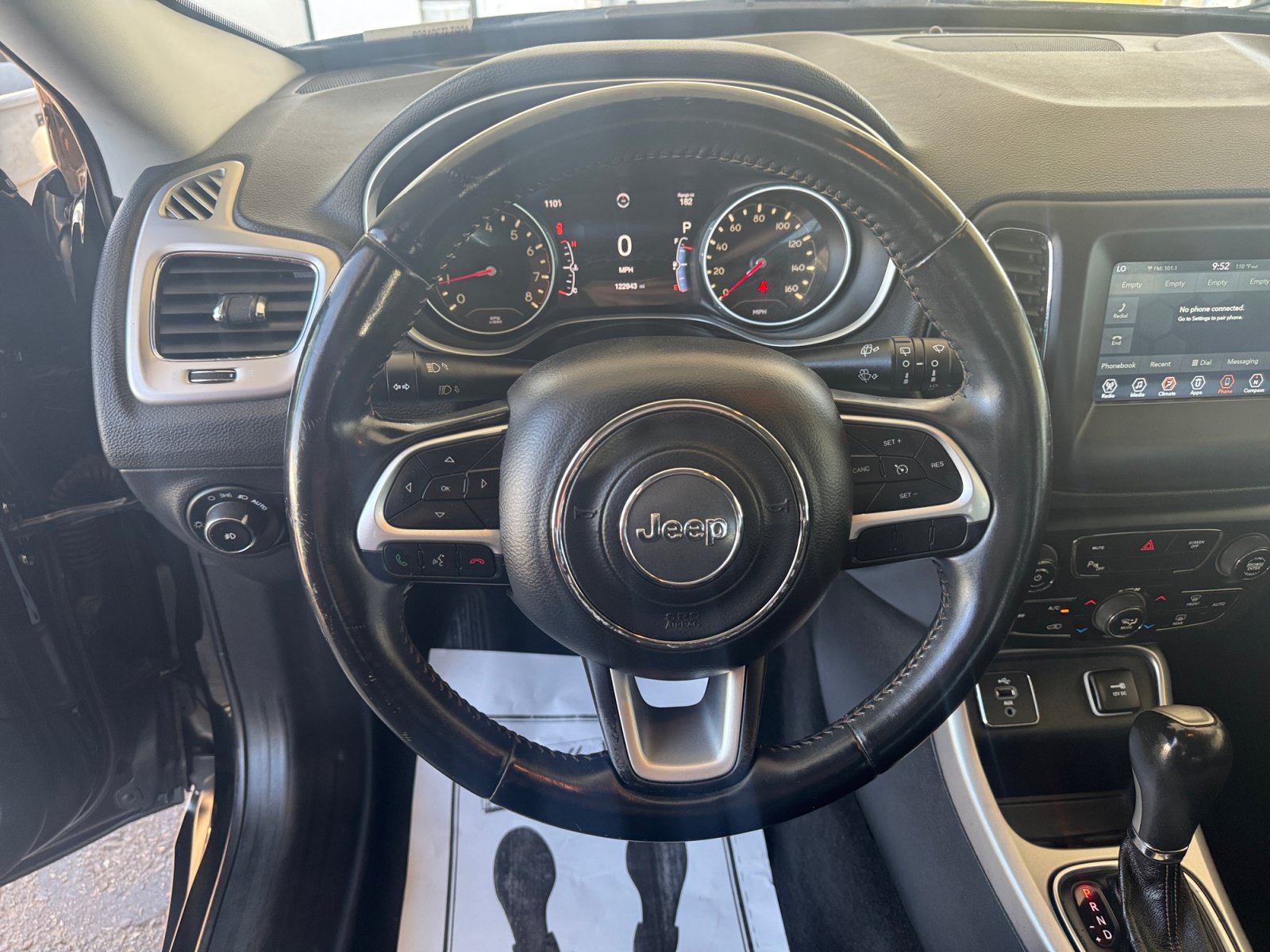 Used 2018 Jeep Compass Latitude w/ Popular Equipment Group FWD image 15