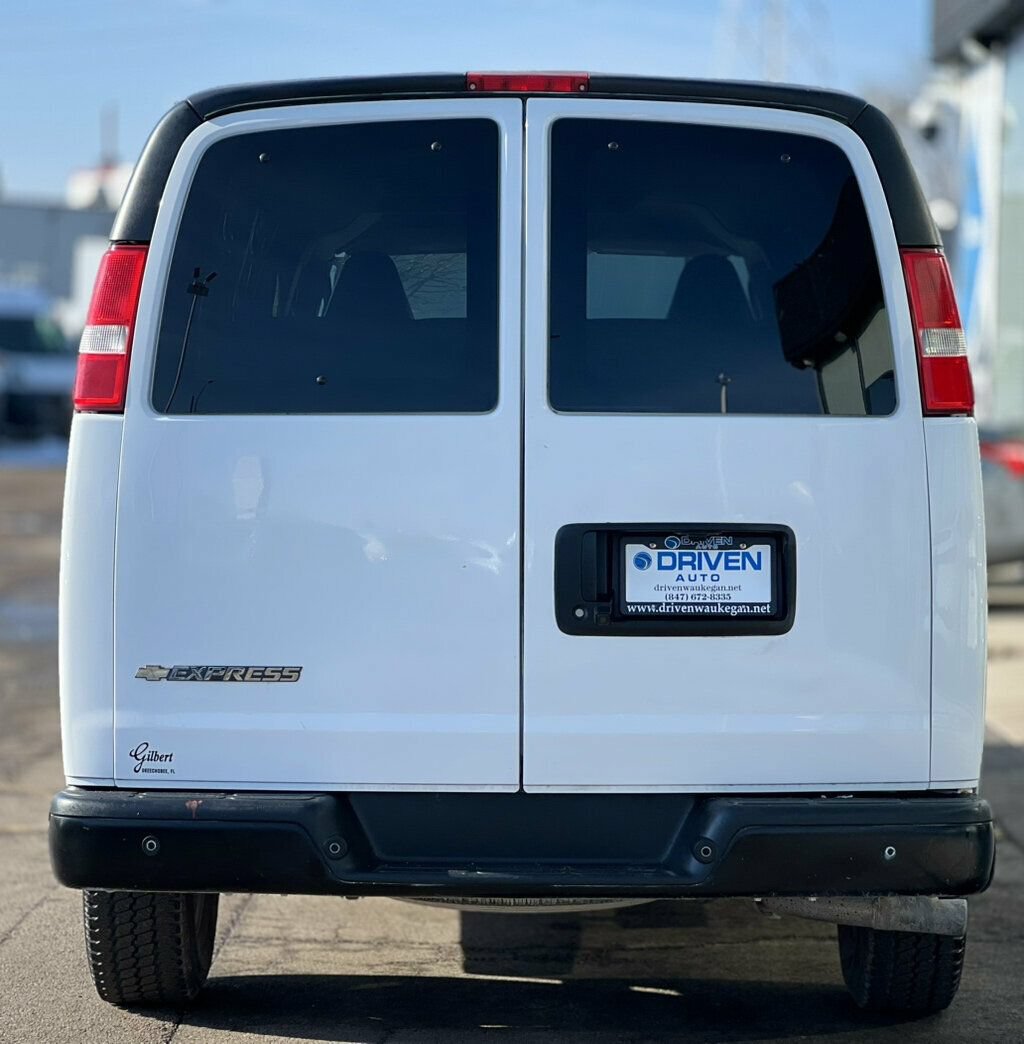 Used 2023 Chevrolet Express 3500 LS RWD image 4
