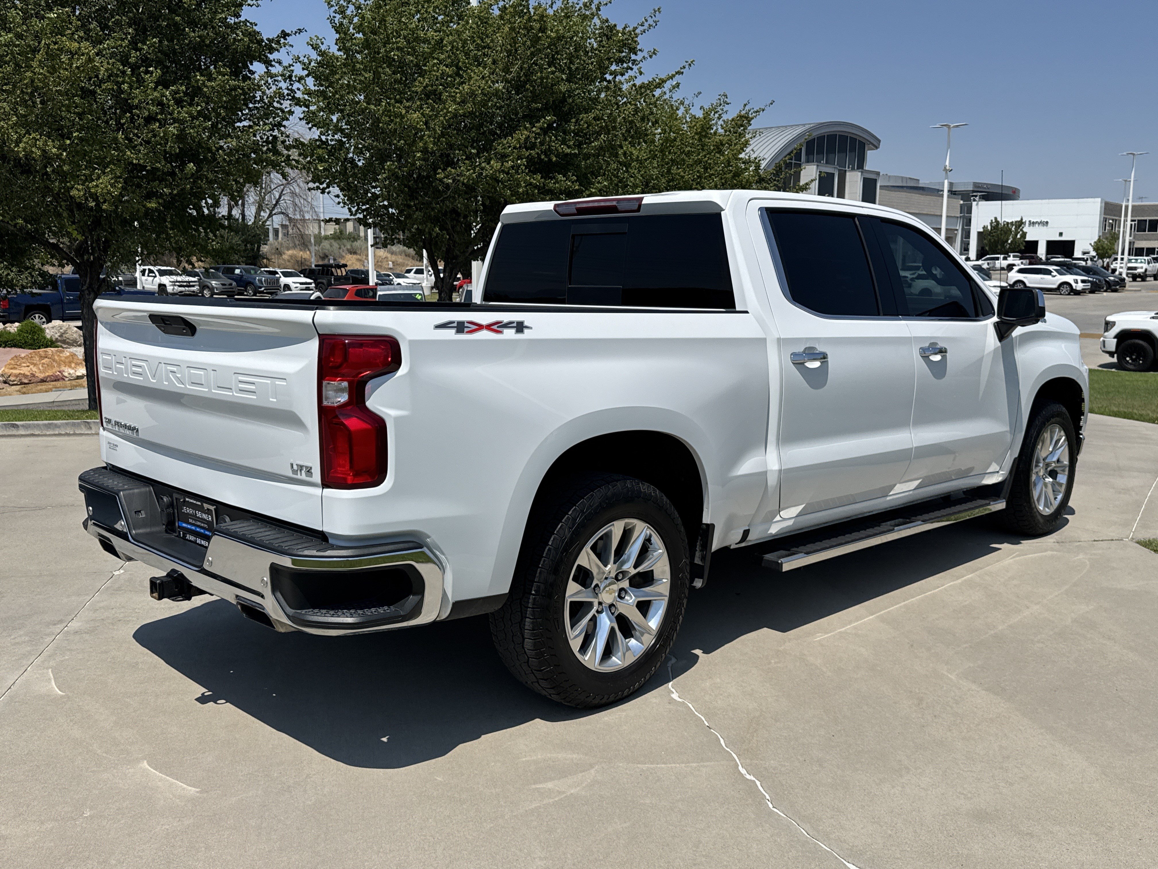 Used 2021 Chevrolet Silverado 1500 LTZ AWD/4WD image 5