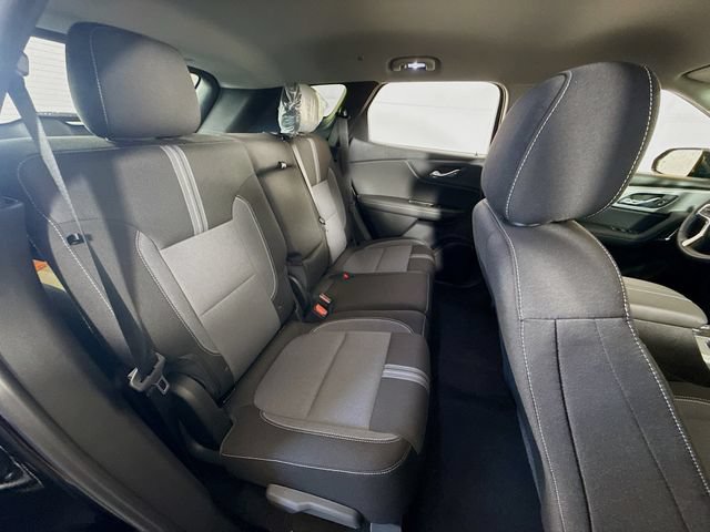 New 2026 Chevrolet Blazer LT w/ LPO, Black Sport Package FWD image 29