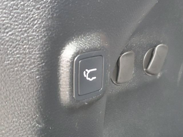 Used 2020 Jeep Cherokee Trailhawk AWD/4WD image 32