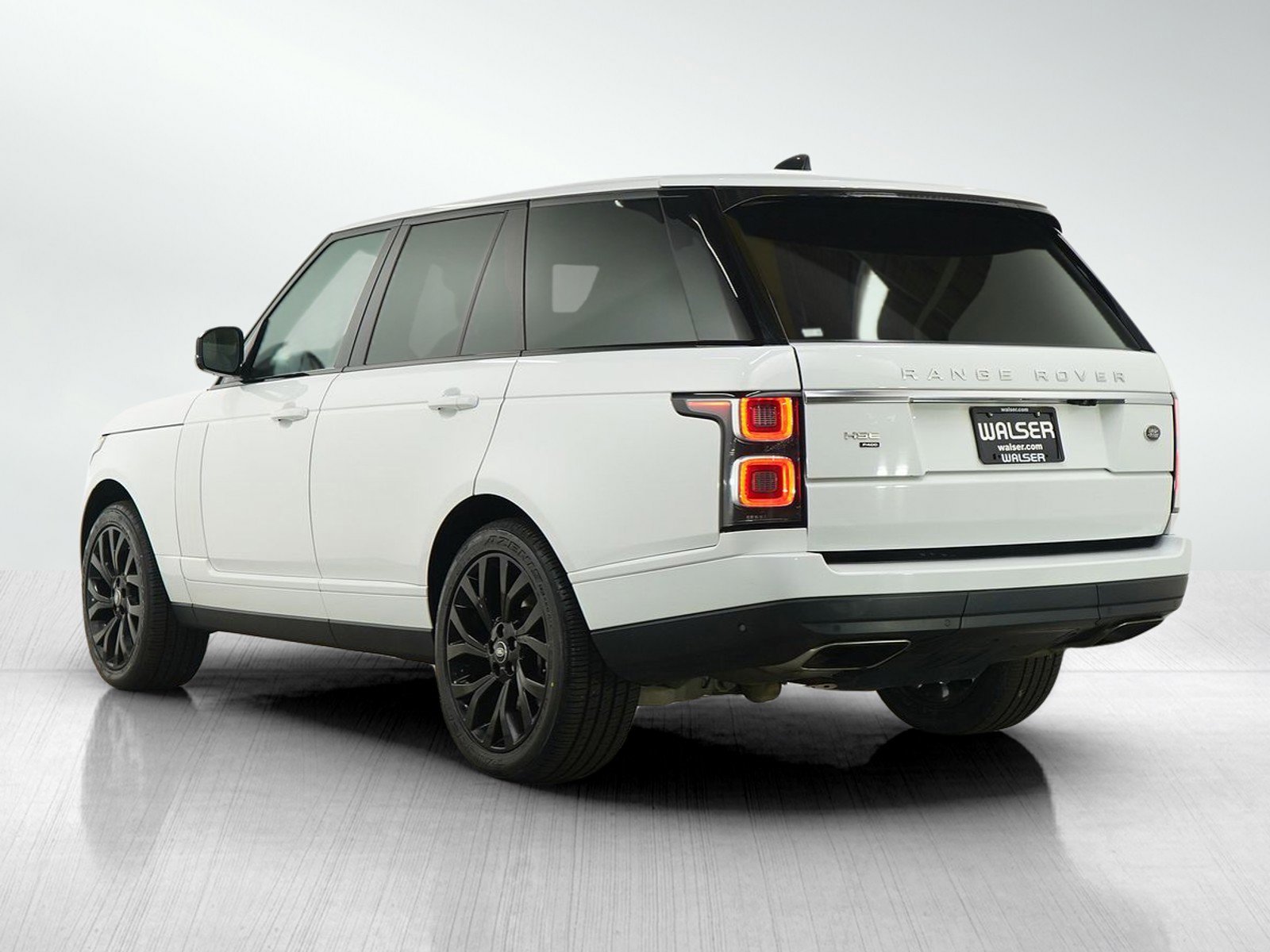 Used 2020 Land Rover Range Rover HSE image 3