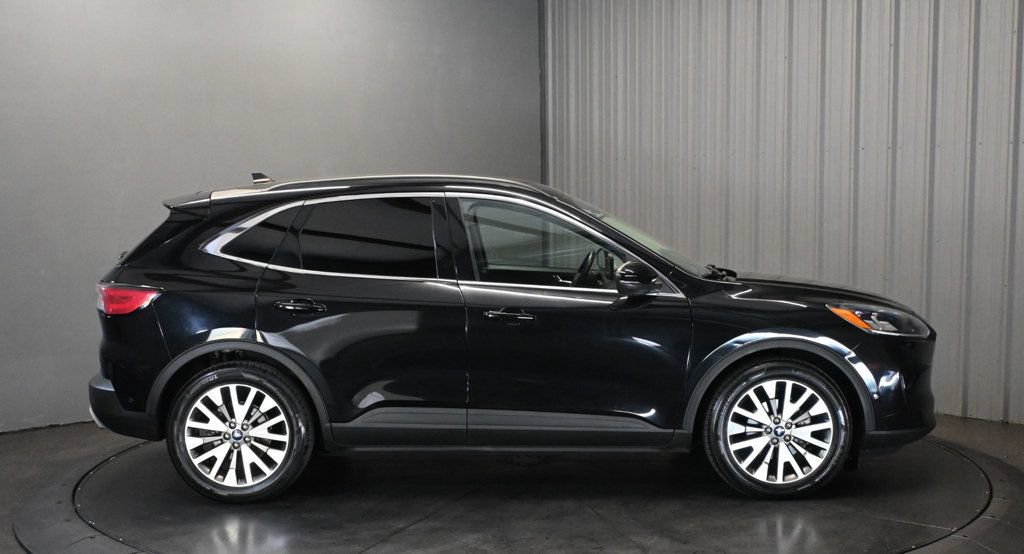 Used 2020 Ford Escape Titanium FWD image 4