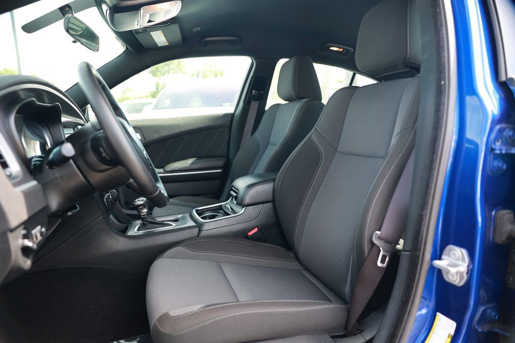 Used 2020 Dodge Charger SXT w/ Driver Convenience Group image 17