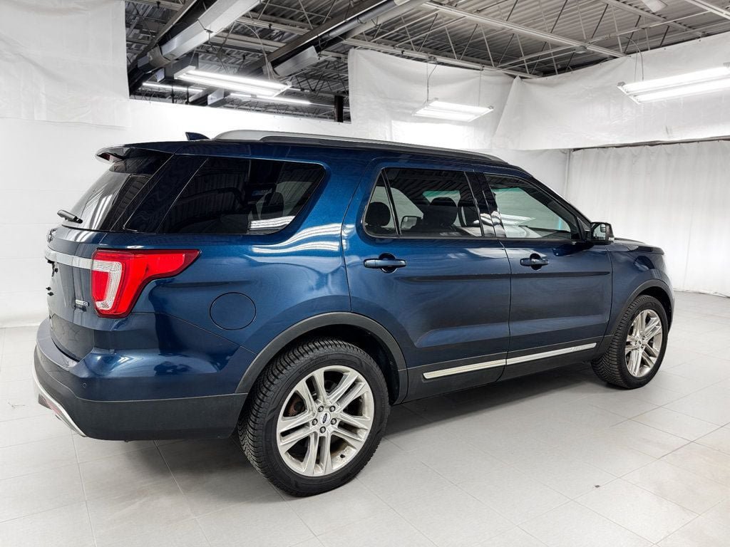 Used 2016 Ford Explorer XLT w/ Equipment Group 202A AWD/4WD image 7