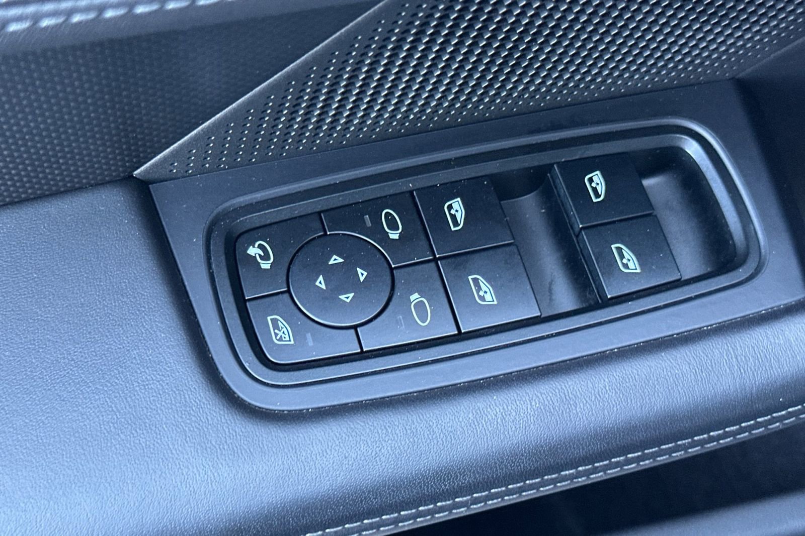 Certified 2024 Porsche Taycan Turbo S image 13