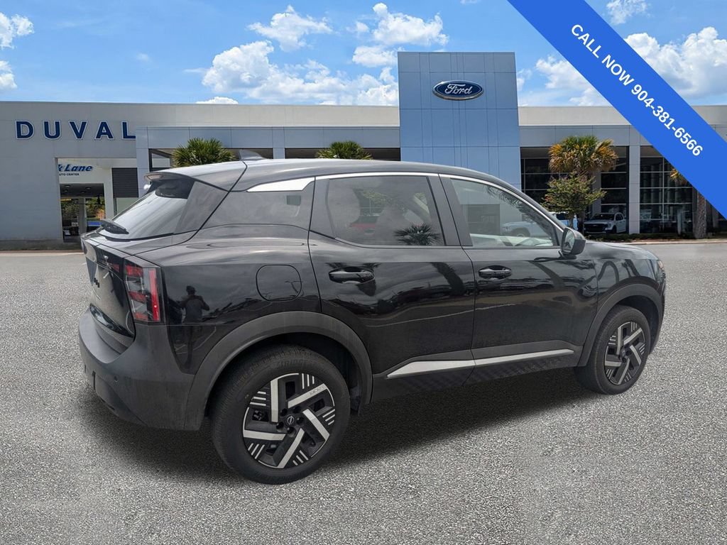 Used 2025 Nissan Kicks SV FWD image 4