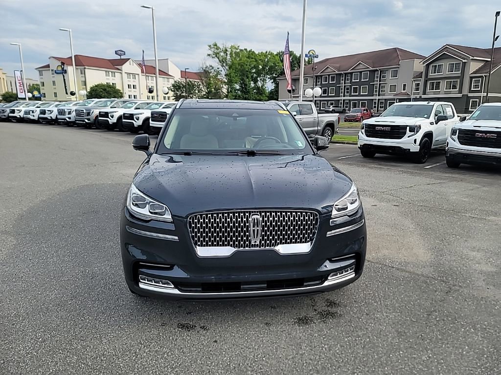 Used 2022 Lincoln Aviator Reserve w/ Equipment Group 201A AWD/4WD image 2