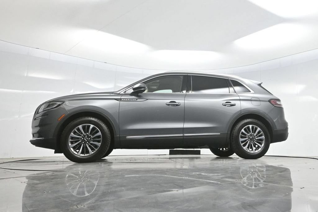 Used 2023 Lincoln Nautilus FWD w/ Premium Package image 7