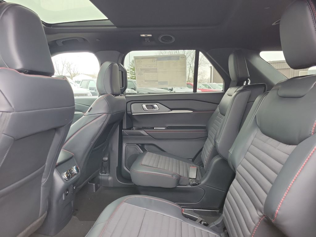 New 2026 Ford Explorer ST-Line w/ ST-Line Street Pack image 13
