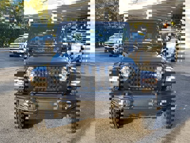 Used 2021 Jeep Wrangler Unlimited Sahara image 2