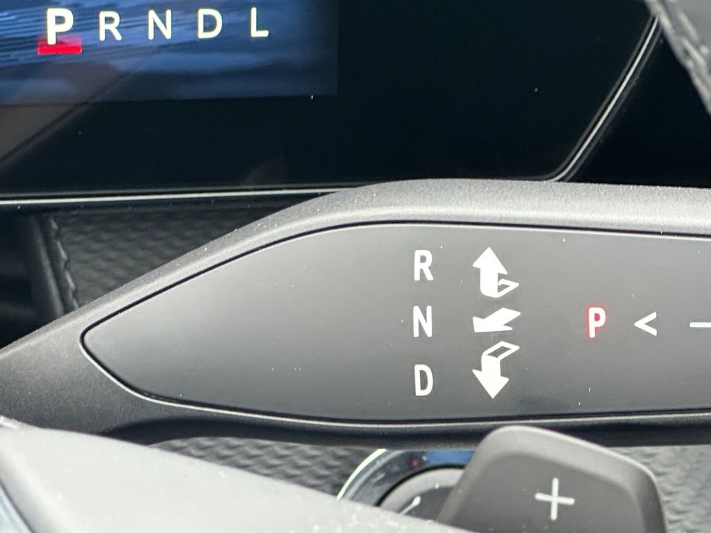 New 2026 Chevrolet Equinox LT w/ Convenience Package II image 18