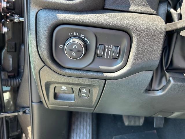 New 2026 RAM 1500 4x4 Crew Cab image 24