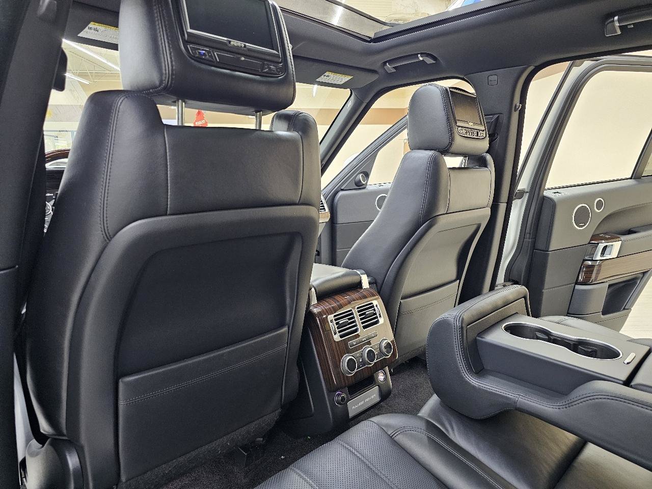 Used 2017 Land Rover Range Rover HSE AWD/4WD image 27